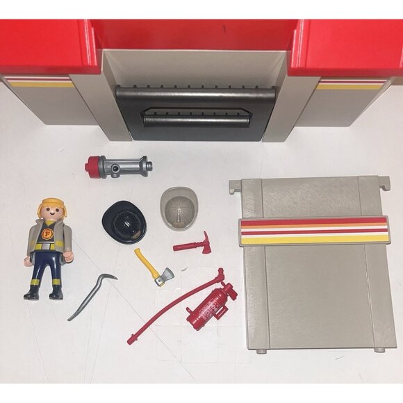 Playmobil 5663 Take Along Fire Station Some Accessories & Figure Incomplete - Picture 2 of 16